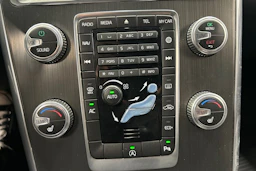 harmaa Volvo XC60 2016 kuva 26.