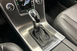 harmaa Volvo XC60 2016 kuva 27.