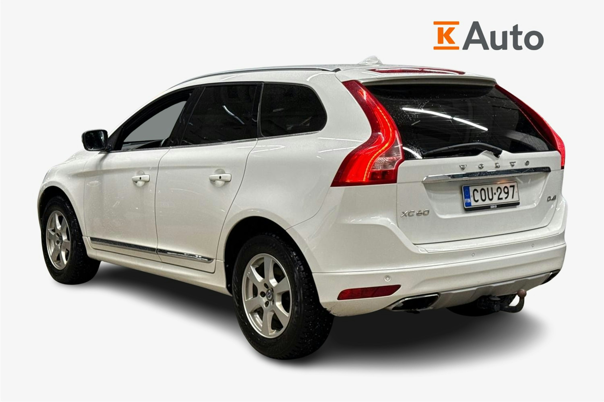 valkoinen Volvo XC60 2016 kuva 2.