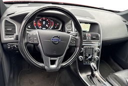 punainen Volvo XC60 2016 kuva 3.