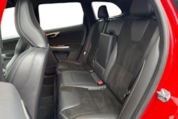 punainen Volvo XC60 2016 kuva 8.