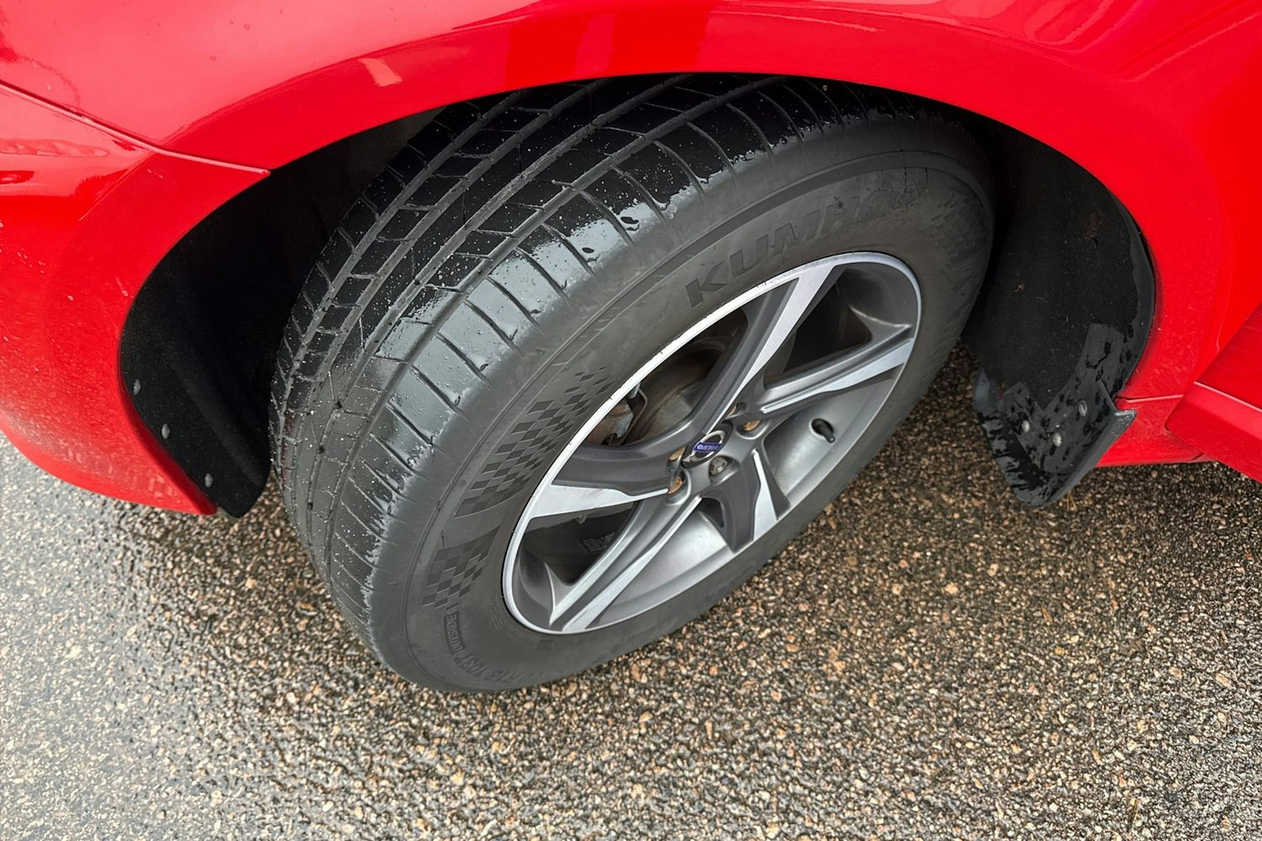 punainen Volvo XC60 2016 kuva 10.