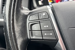 punainen Volvo XC60 2016 kuva 12.