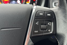 punainen Volvo XC60 2016 kuva 13.
