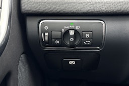 punainen Volvo XC60 2016 kuva 17.