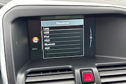 punainen Volvo XC60 2016 kuva 22.