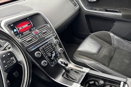 punainen Volvo XC60 2016 kuva 26.