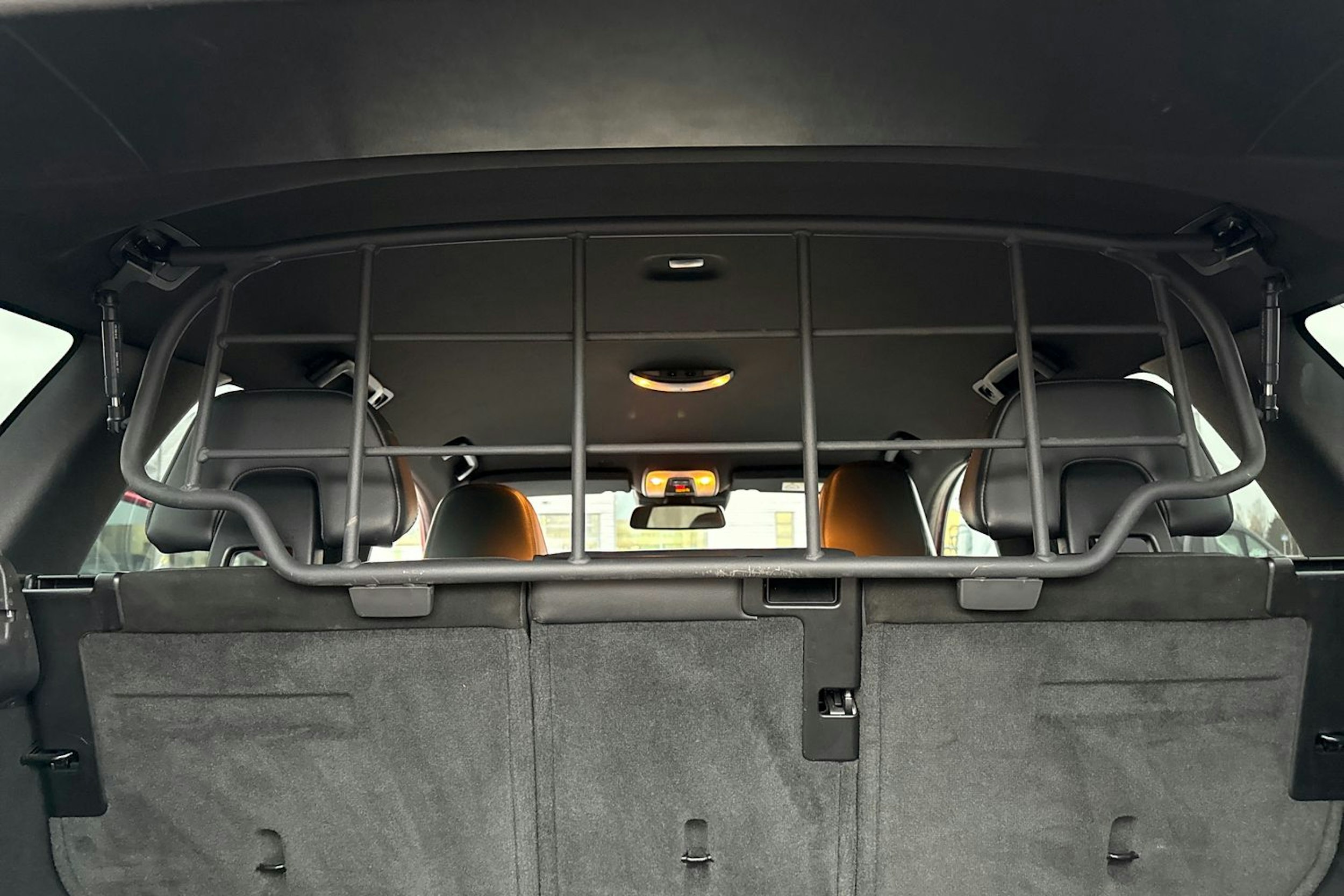 punainen Volvo XC60 2016 kuva 29.