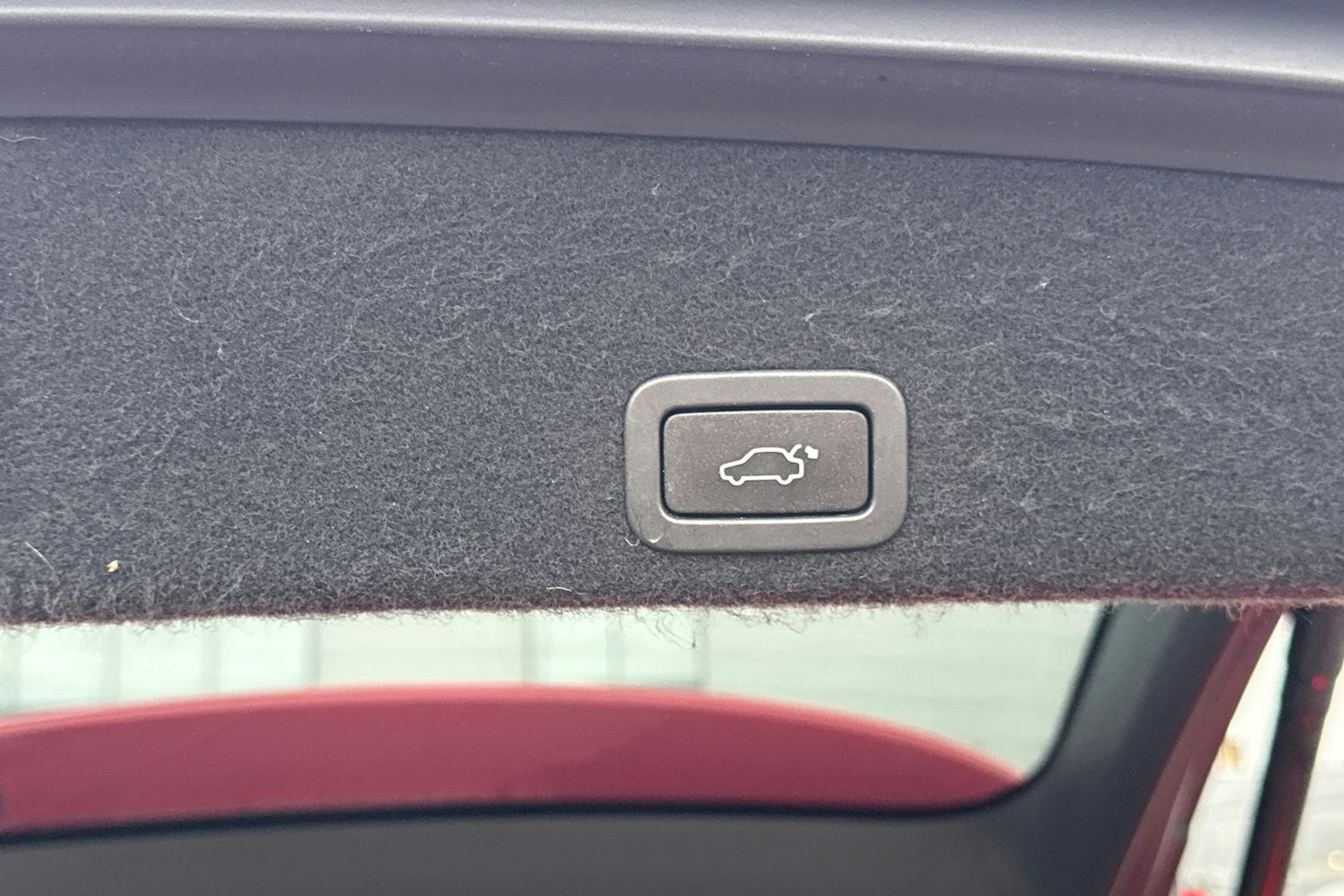punainen Volvo XC60 2016 kuva 30.