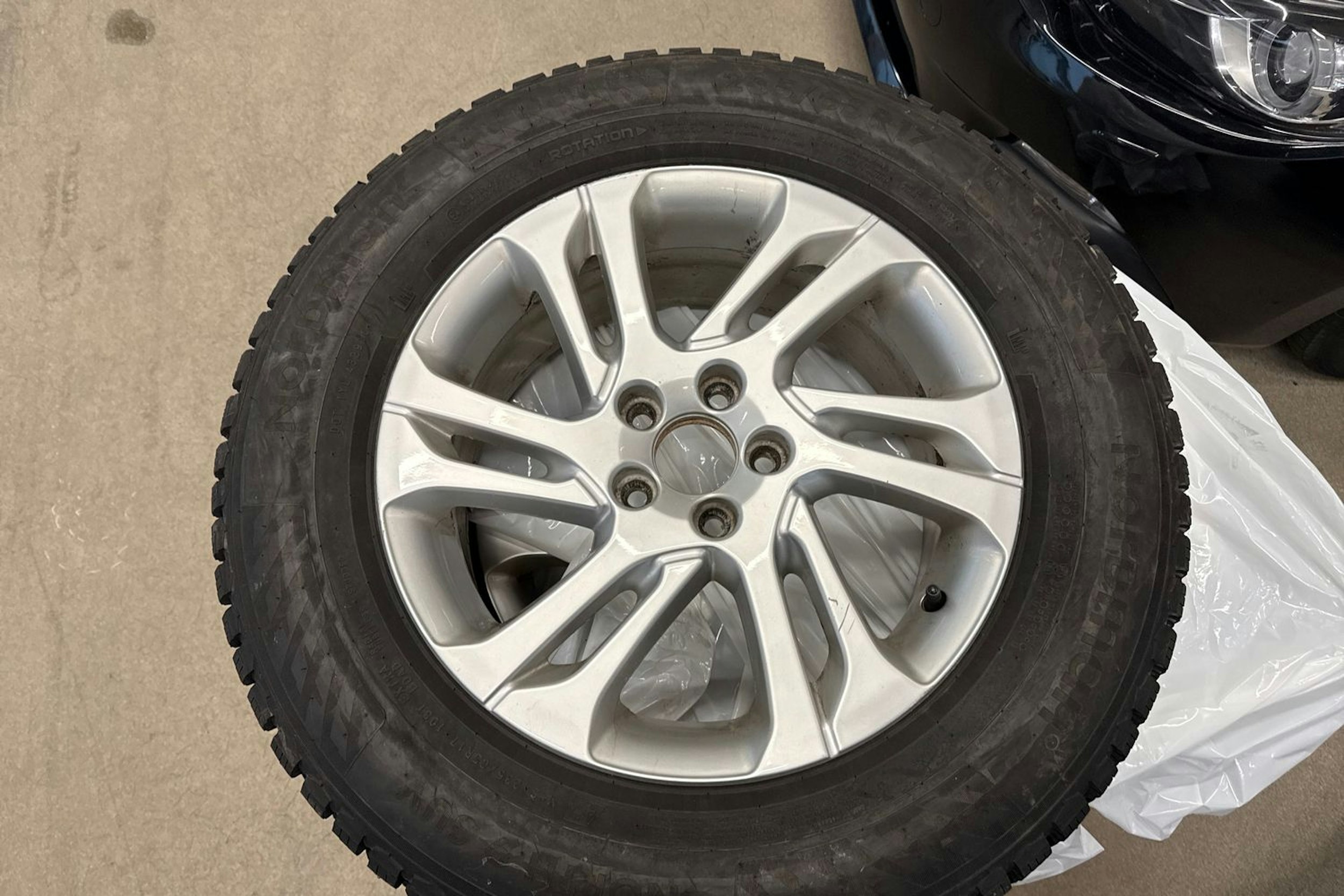 punainen Volvo XC60 2016 kuva 34.