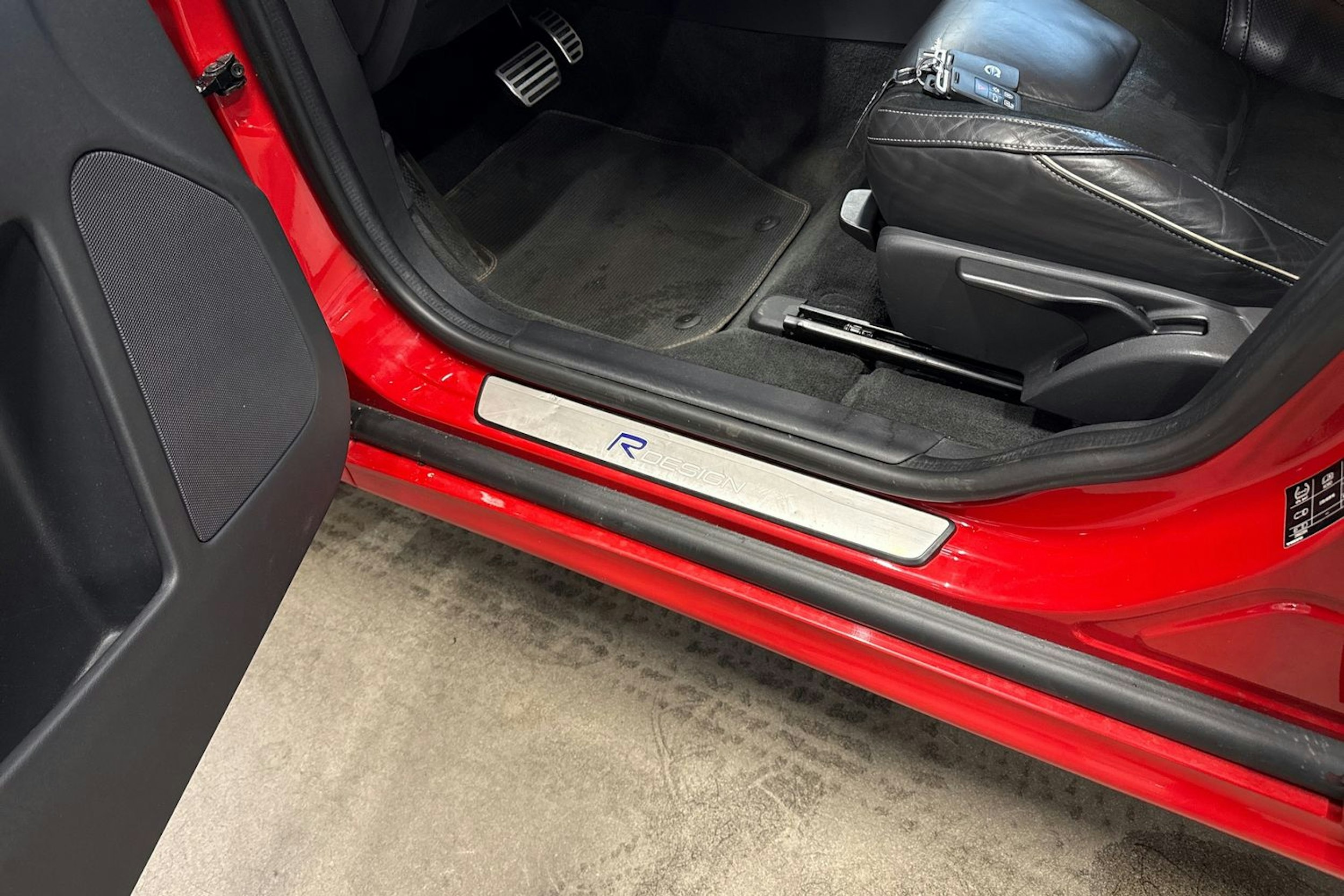 punainen Volvo XC60 2016 kuva 37.