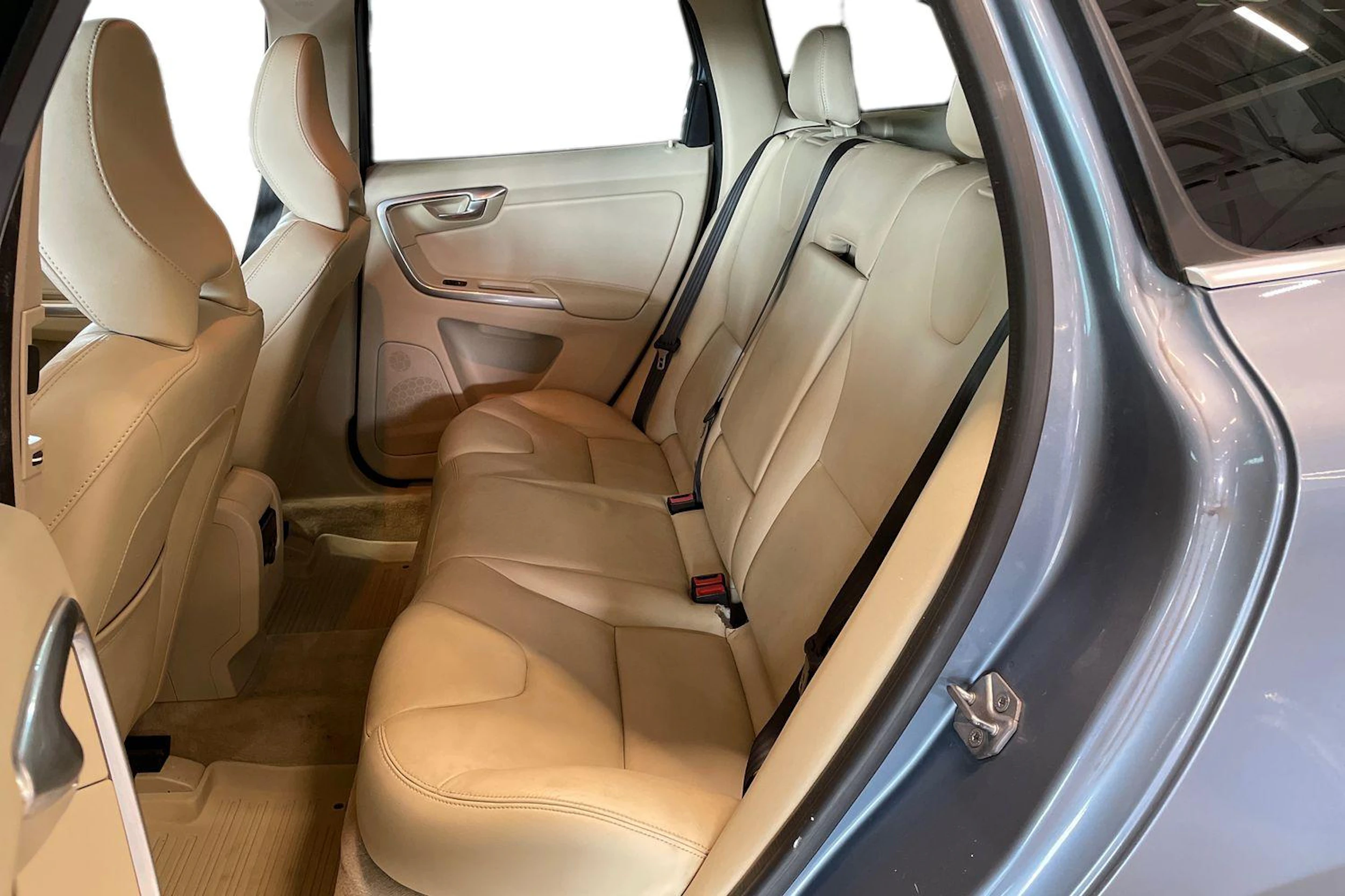 sininen Volvo XC60 2016 kuva 11.