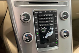 sininen Volvo XC60 2016 kuva 26.