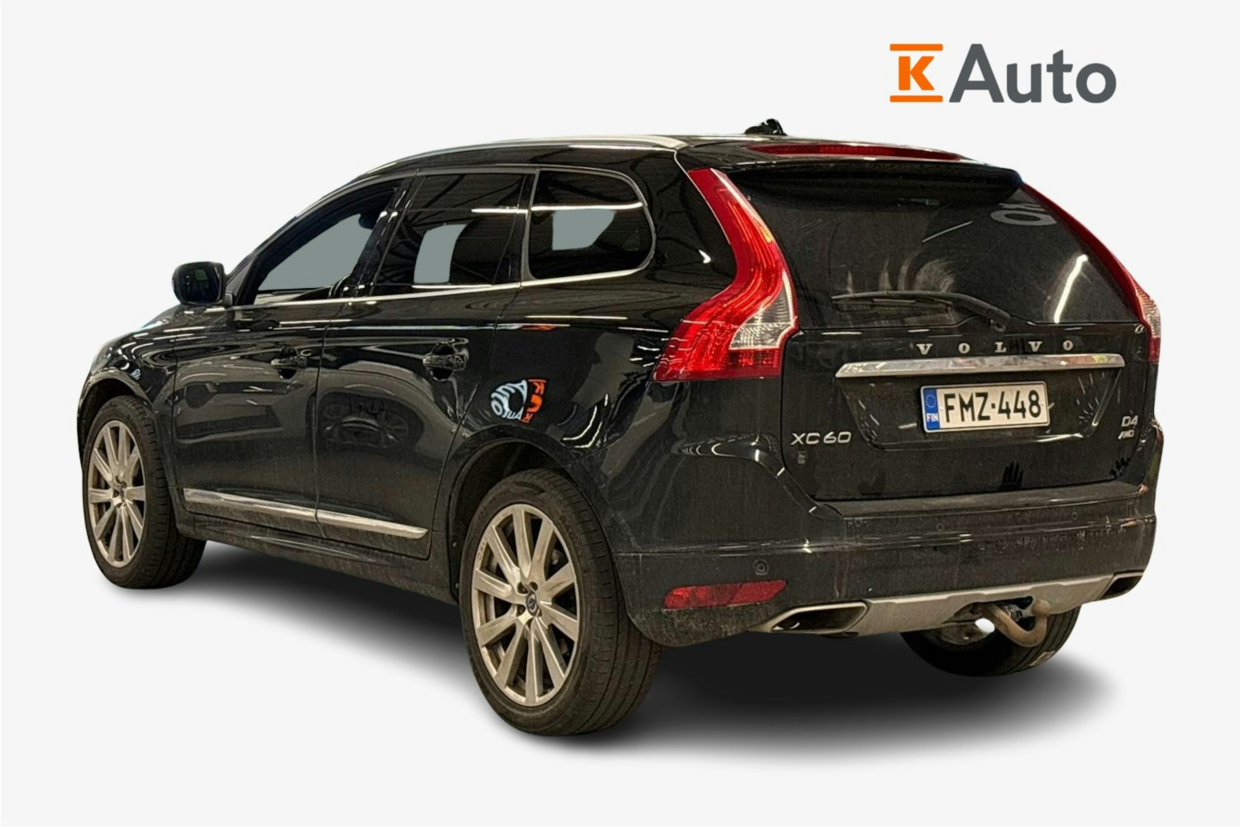 musta Volvo XC60 2016 kuva 2.