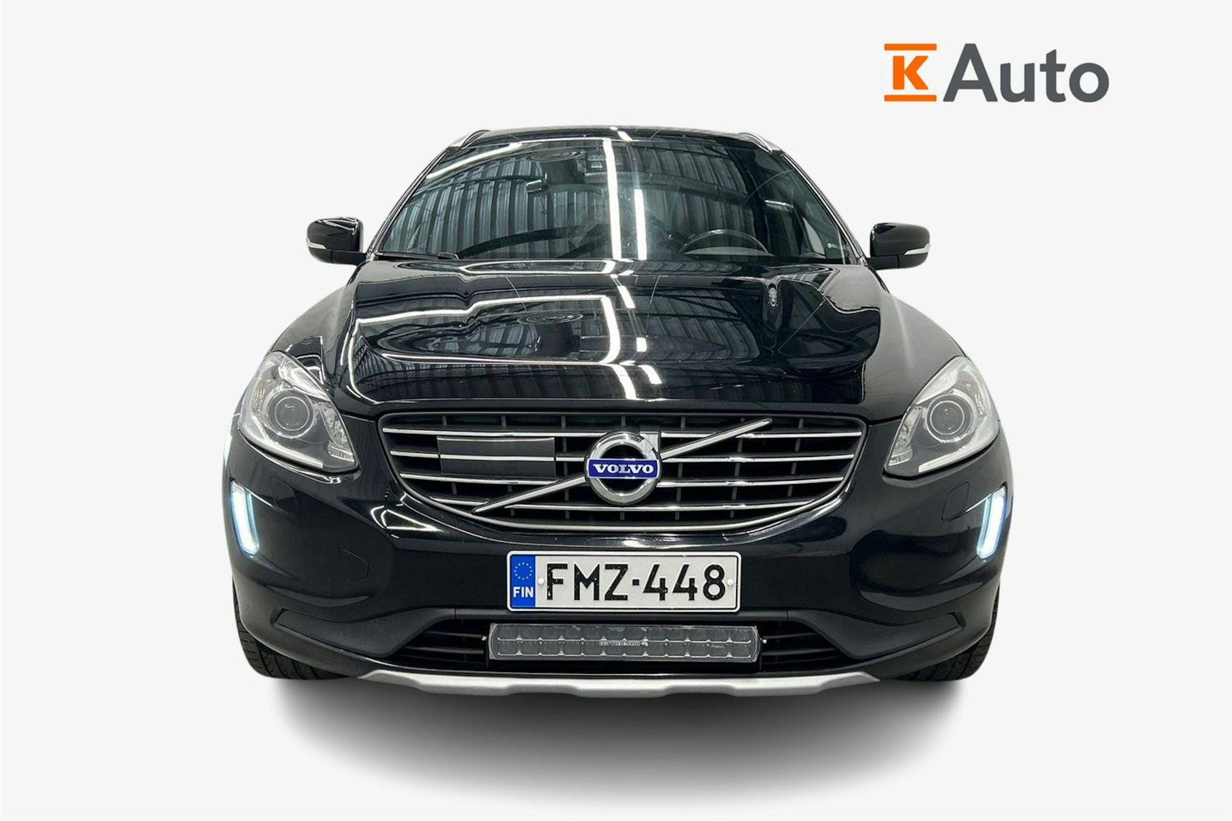 musta Volvo XC60 2016 kuva 5.
