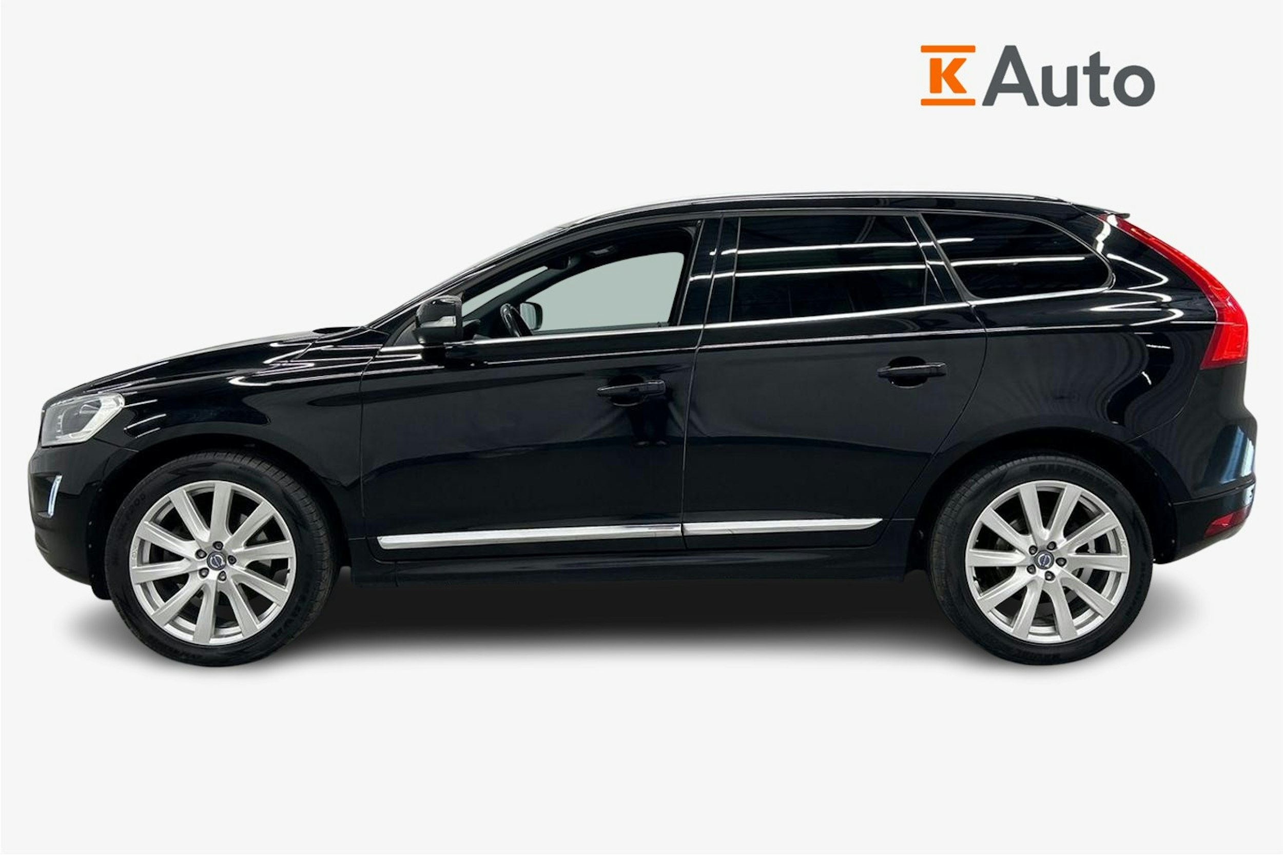 musta Volvo XC60 2016 kuva 6.