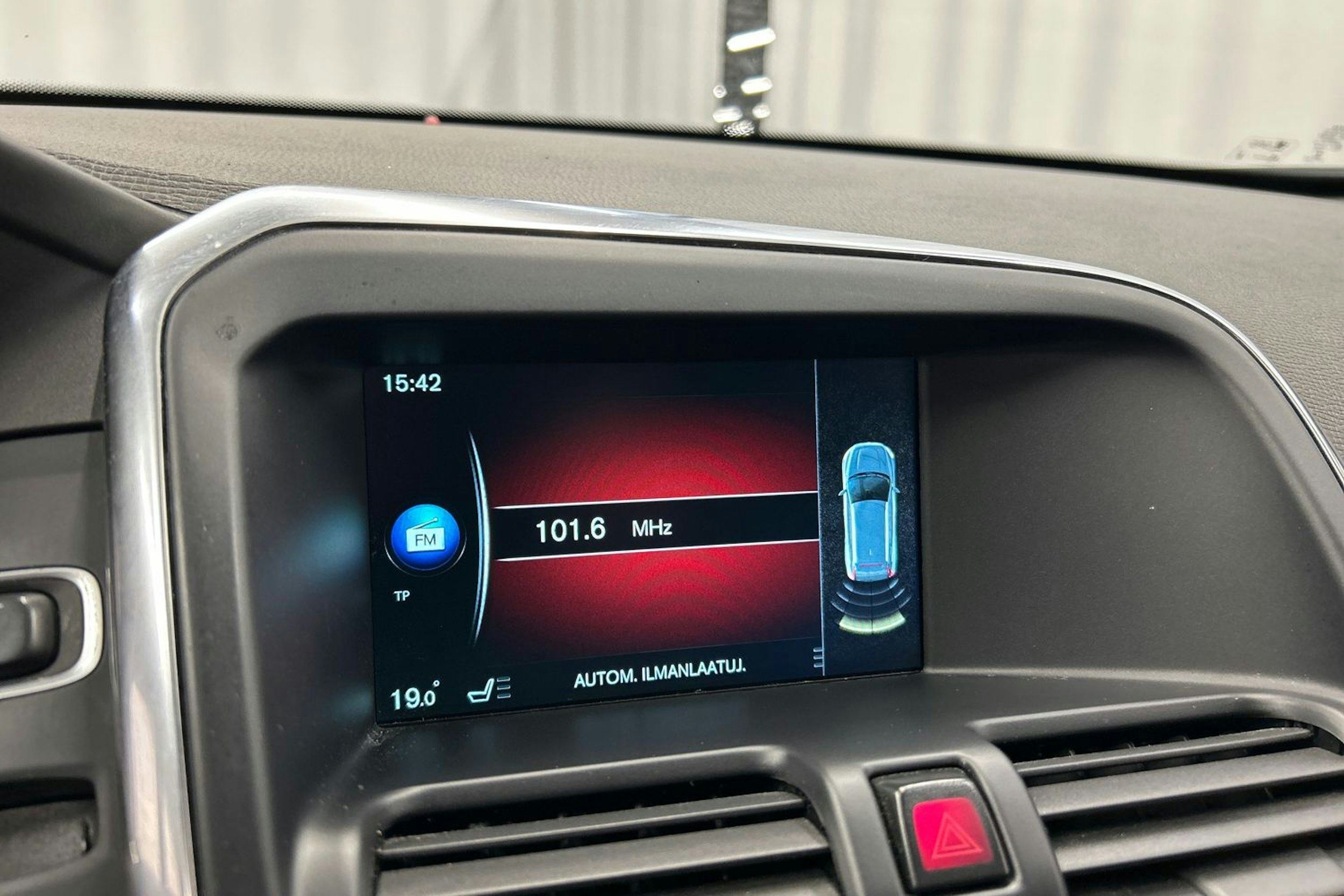 musta Volvo XC60 2016 kuva 26.