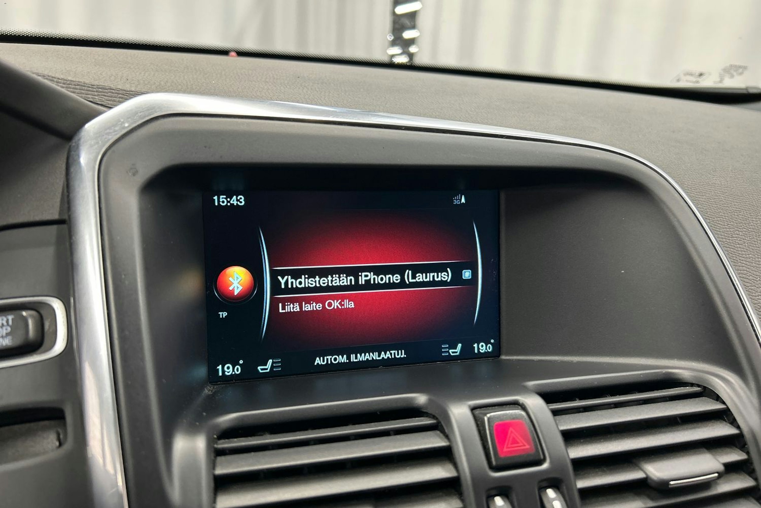 musta Volvo XC60 2016 kuva 27.