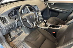 sininen Volvo XC60 2016 kuva 3.