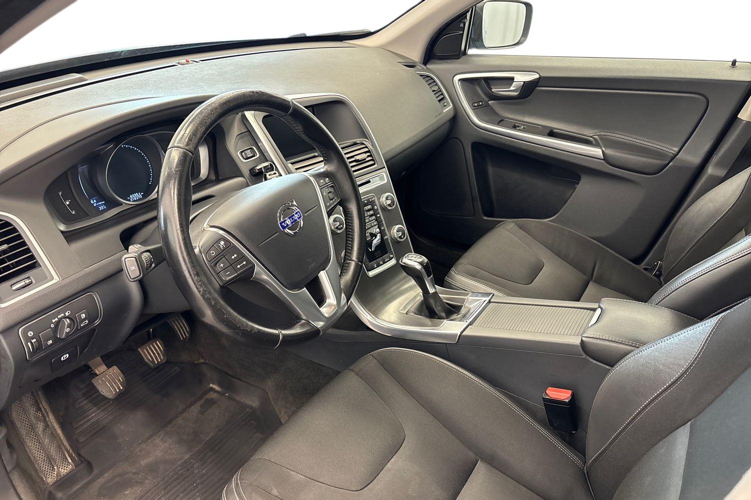 Volvo XC60 D4 Momentum 2016, kuva 6/23