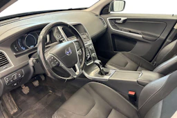 sininen Volvo XC60 2016 kuva 6.