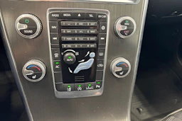 sininen Volvo XC60 2016 kuva 13.