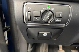 sininen Volvo XC60 2016 kuva 17.