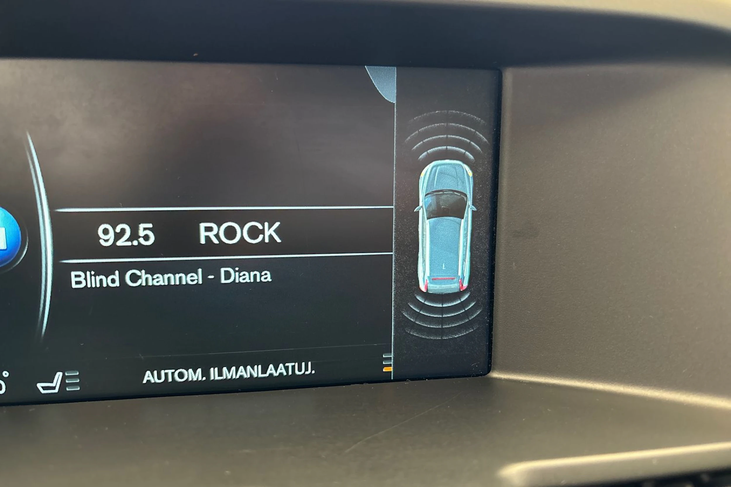 sininen Volvo XC60 2016 kuva 21.