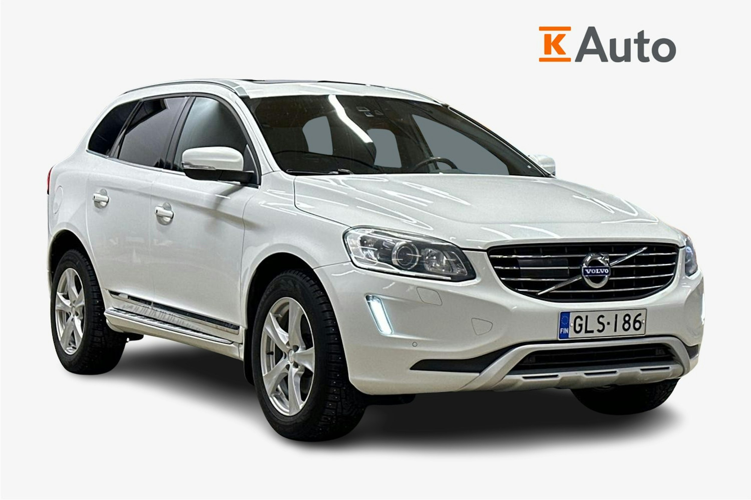valkoinen Volvo XC60 2016 kuva 1.