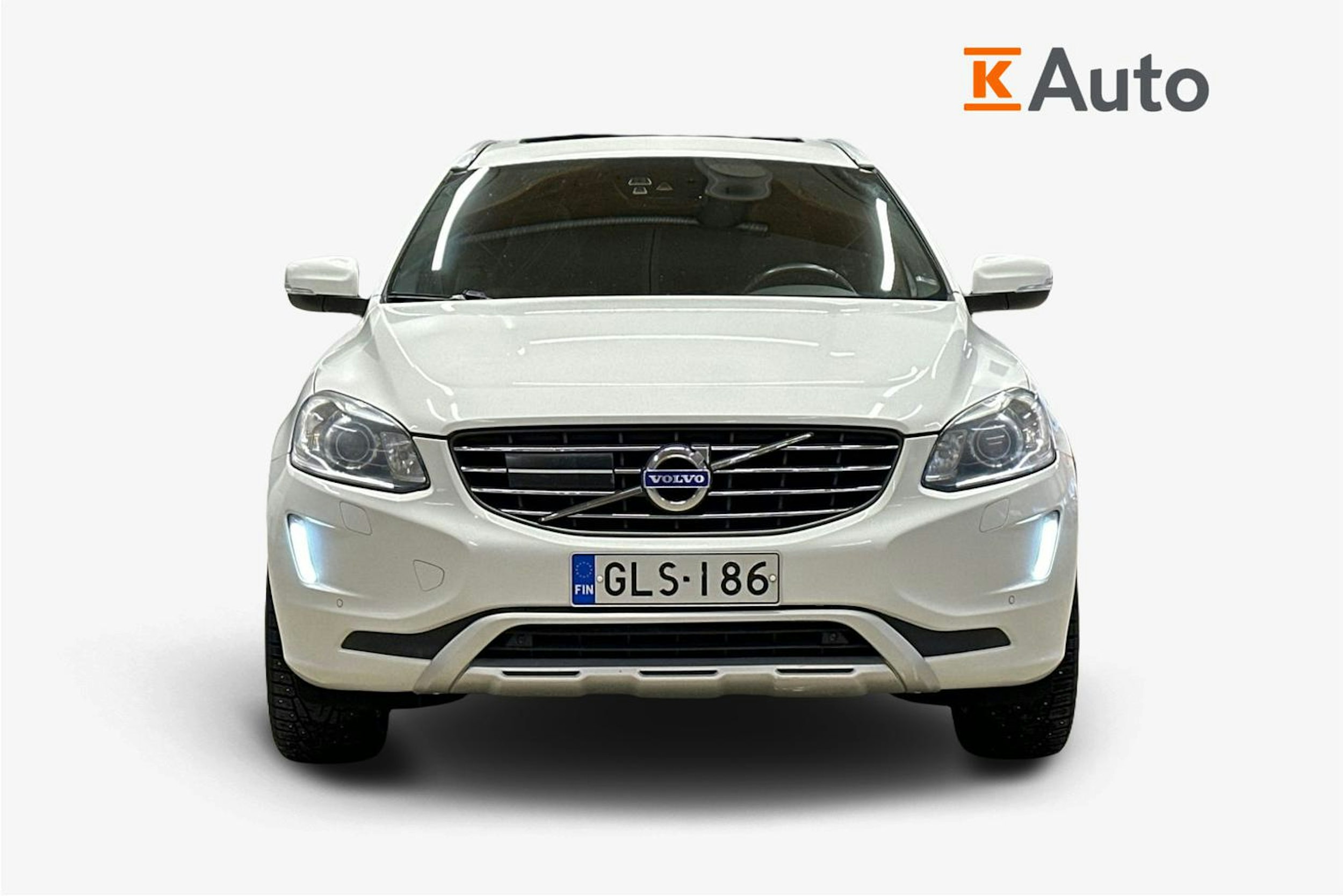 valkoinen Volvo XC60 2016 kuva 5.