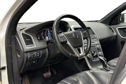 valkoinen Volvo XC60 2016 kuva 7.