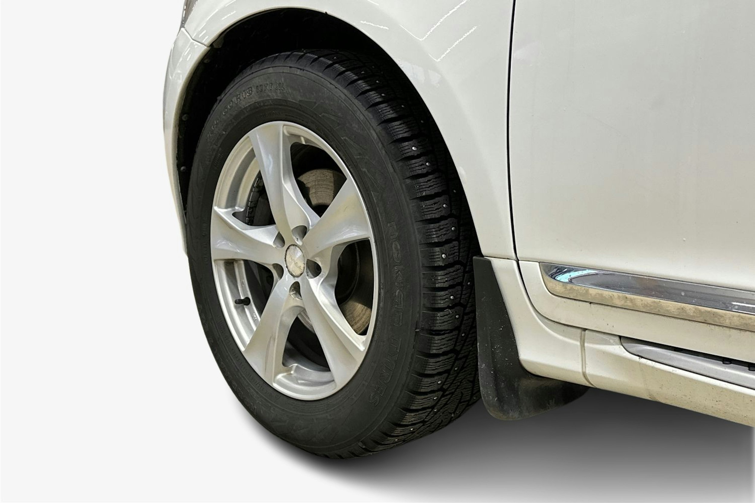 valkoinen Volvo XC60 2016 kuva 11.