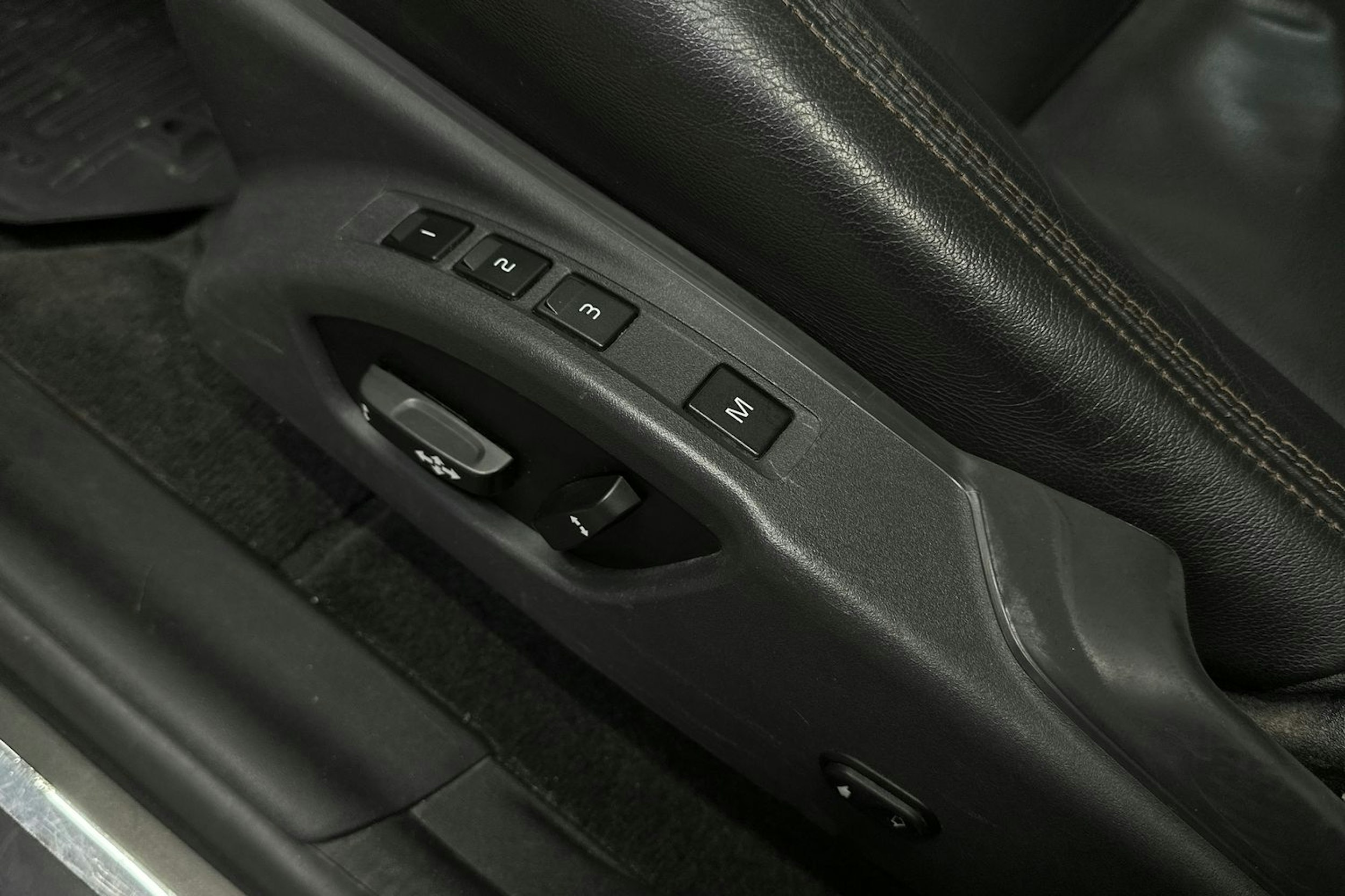 valkoinen Volvo XC60 2016 kuva 16.