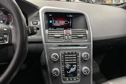 valkoinen Volvo XC60 2016 kuva 21.