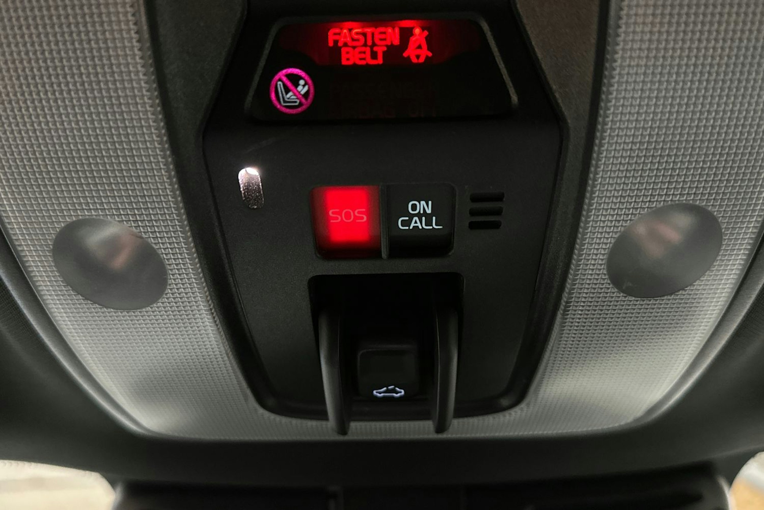 valkoinen Volvo XC60 2016 kuva 23.