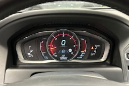 valkoinen Volvo XC60 2016 kuva 24.