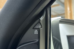 valkoinen Volvo XC60 2016 kuva 28.