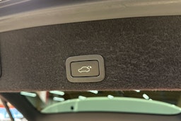 valkoinen Volvo XC60 2016 kuva 30.