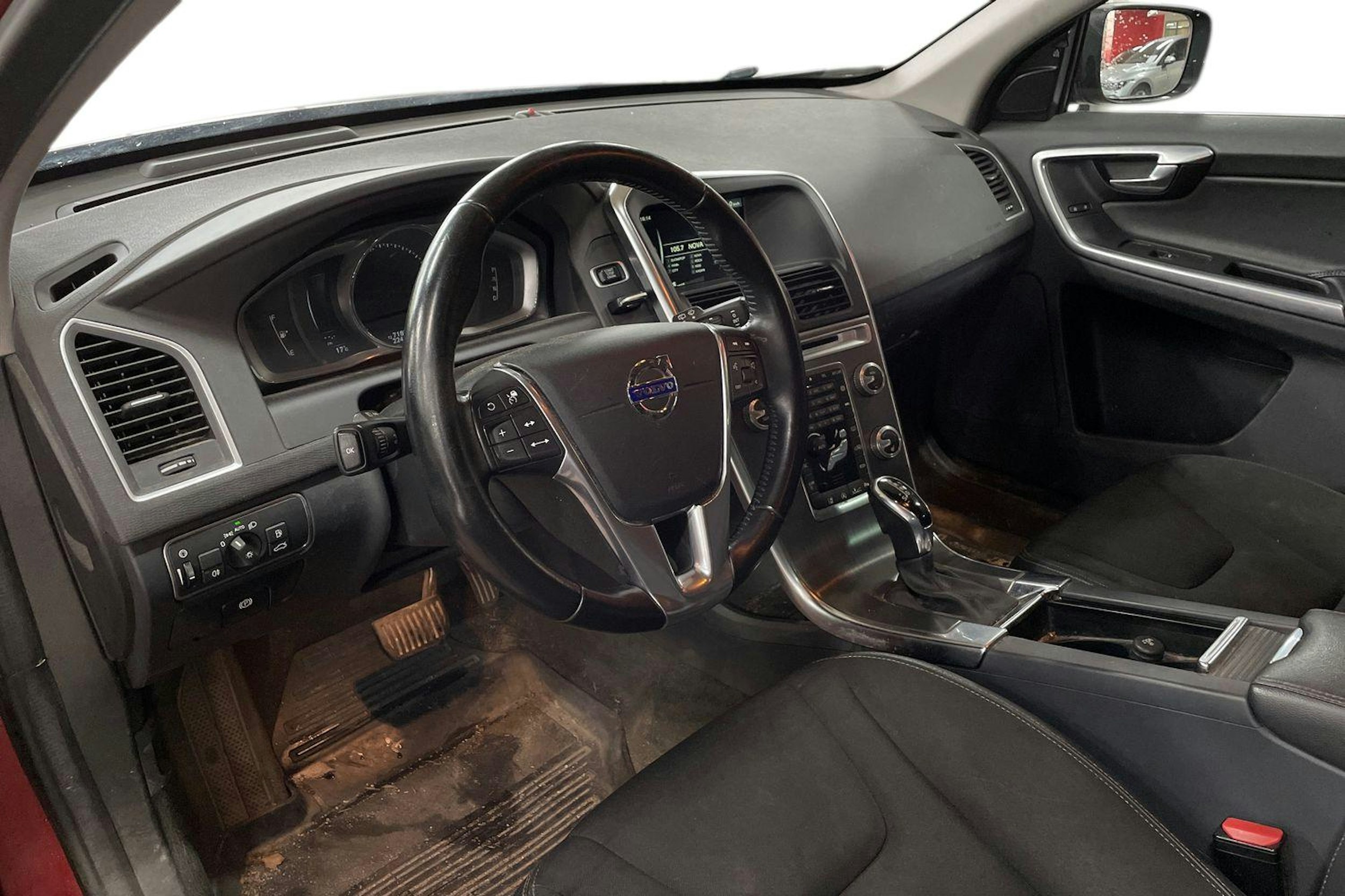 Punainen Volvo XC60 2016 kuva 3.