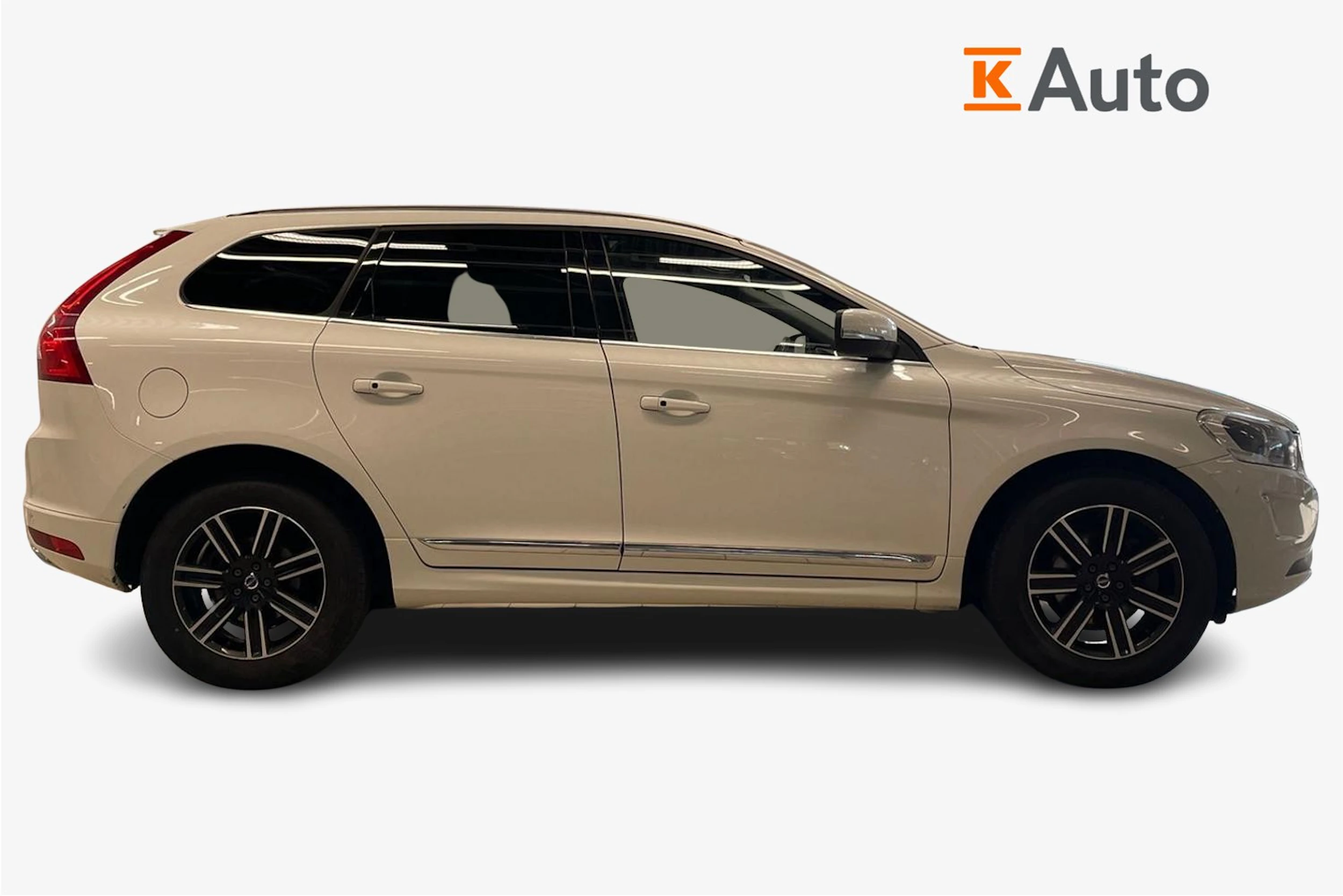 valkoinen Volvo XC60 2016 kuva 5.