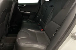 valkoinen Volvo XC60 2016 kuva 8.