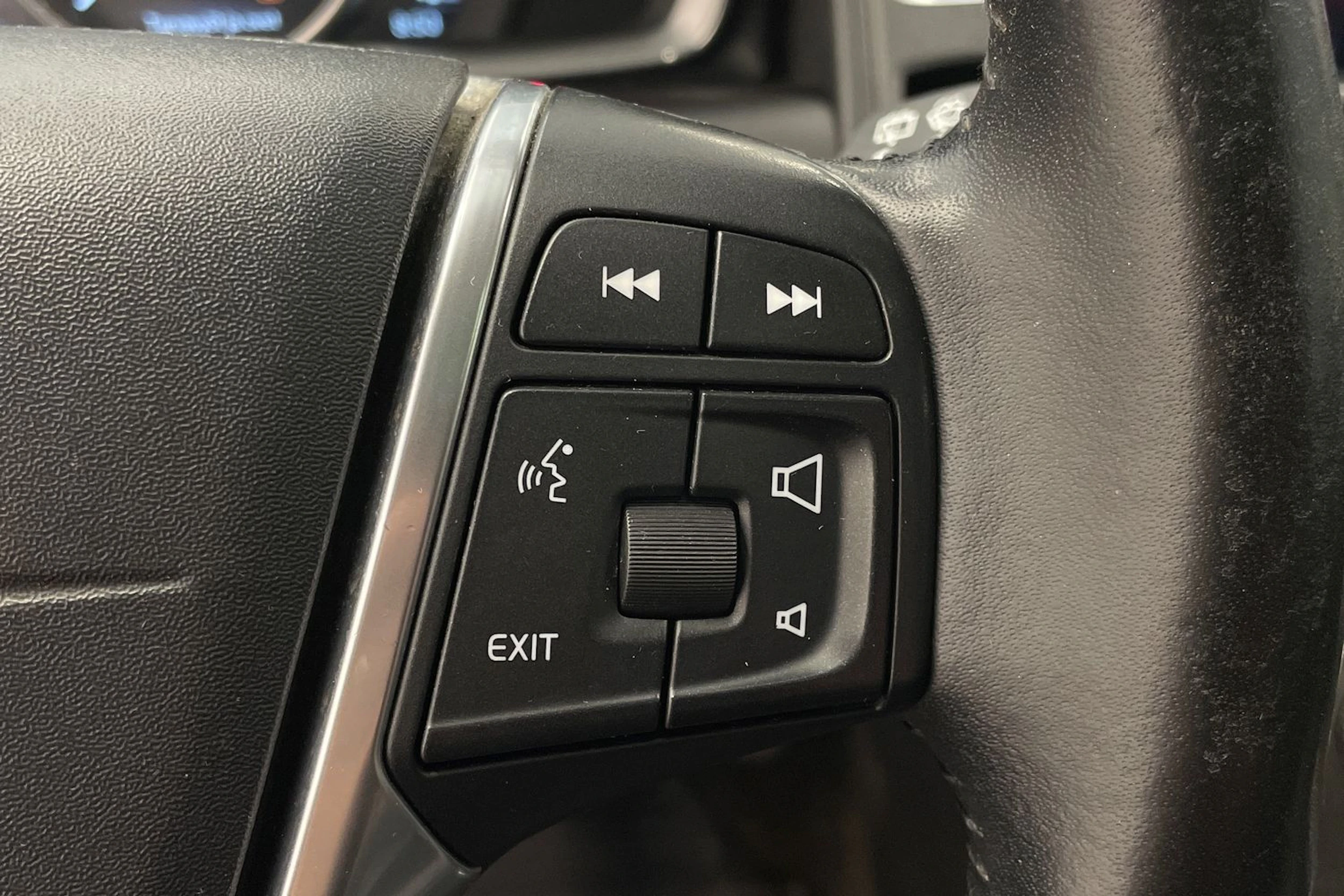 valkoinen Volvo XC60 2016 kuva 15.