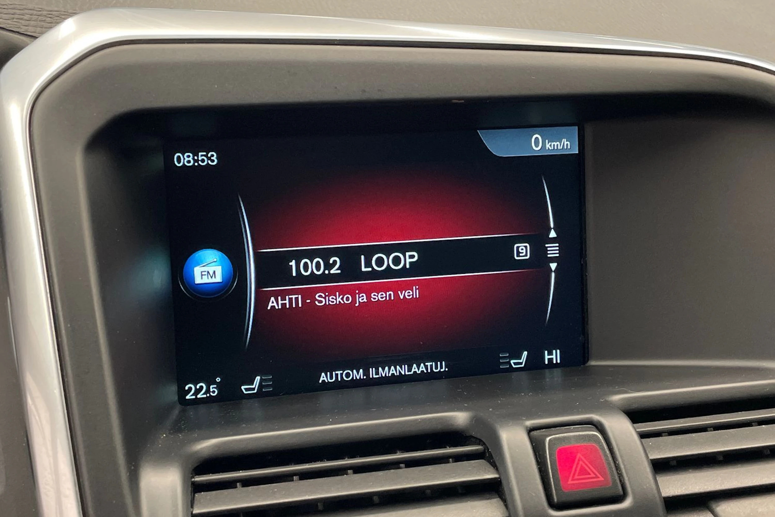 valkoinen Volvo XC60 2016 kuva 18.