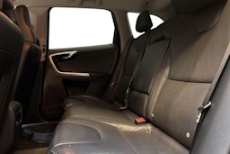 musta Volvo XC60 2016 kuva 10.