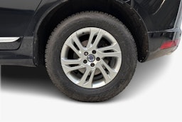 musta Volvo XC60 2016 kuva 11.