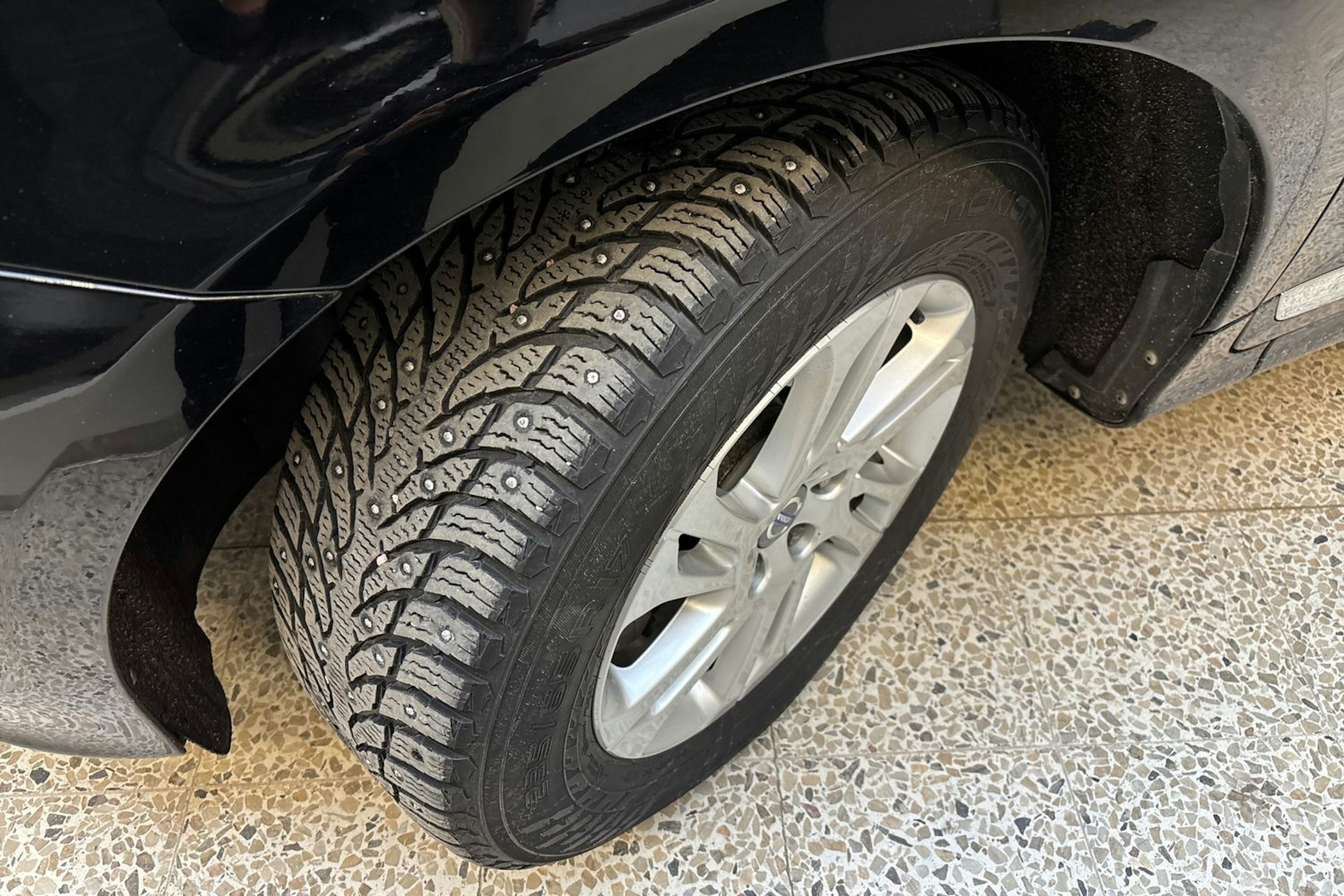 musta Volvo XC60 2016 kuva 13.