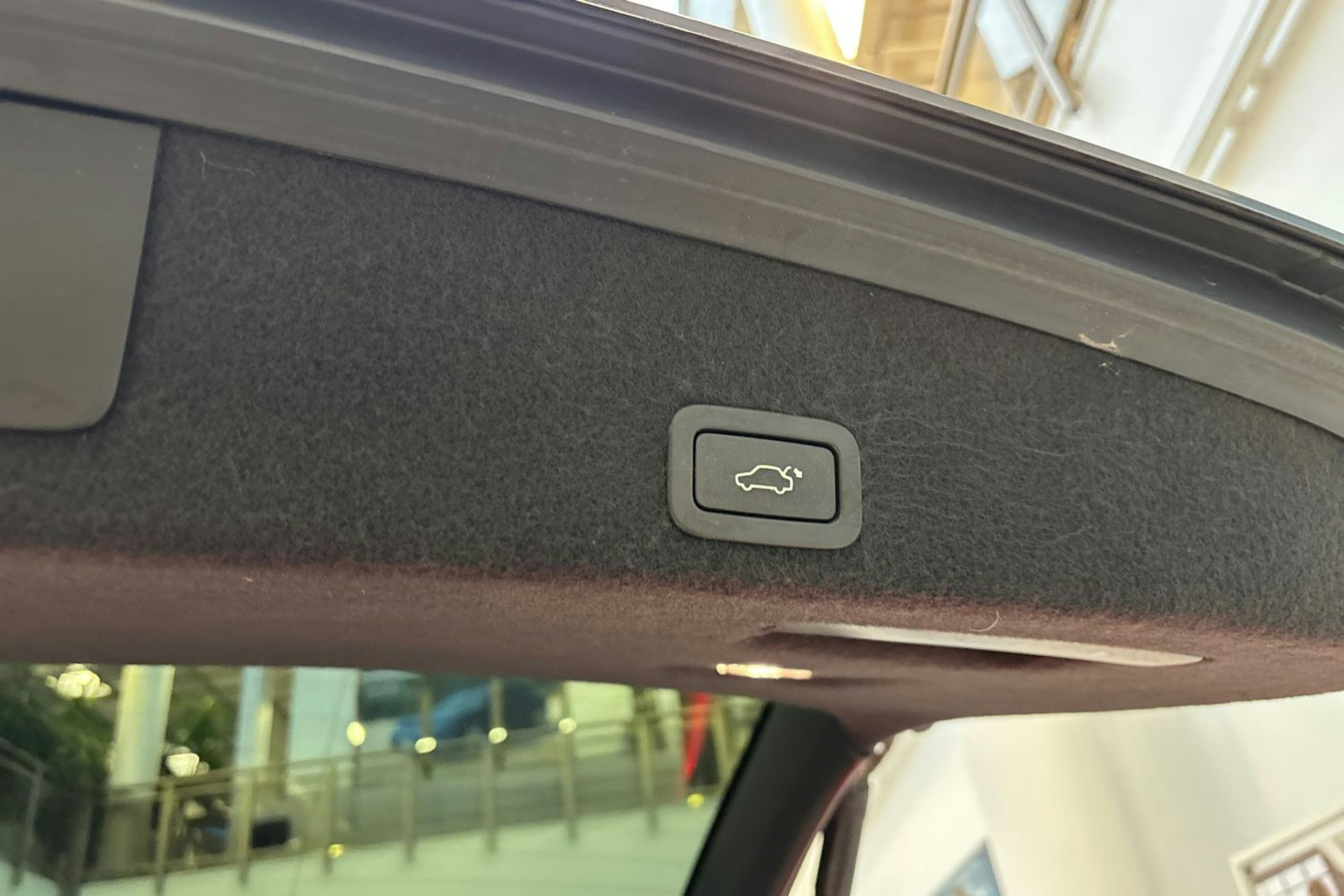 musta Volvo XC60 2016 kuva 16.