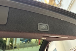 musta Volvo XC60 2016 kuva 16.