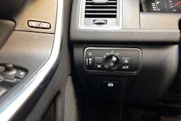 musta Volvo XC60 2016 kuva 18.