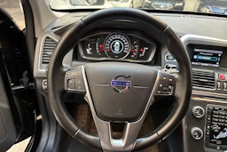 musta Volvo XC60 2016 kuva 19.